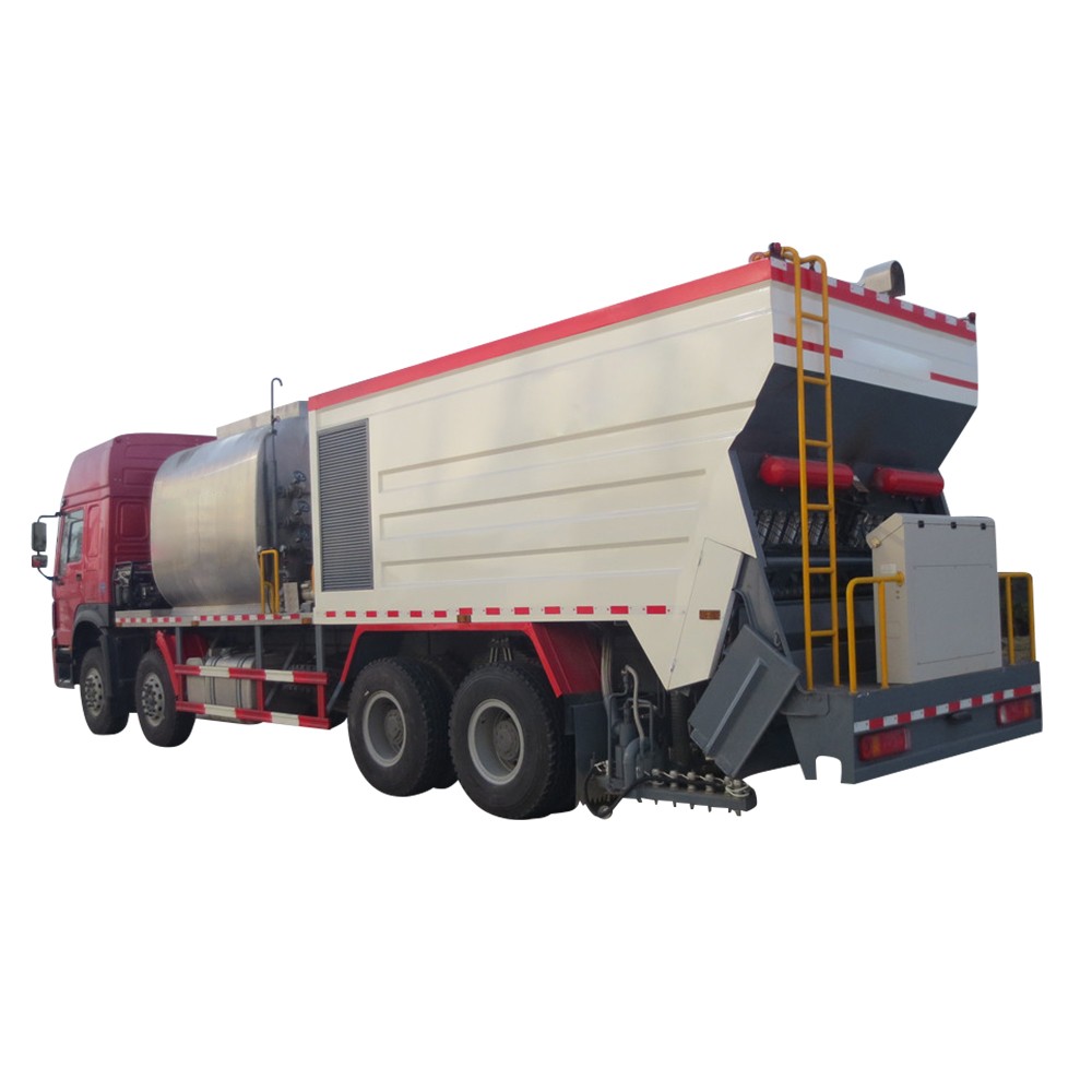 8 * 4 Gravel Asphalt Synchronous Sealer Truck